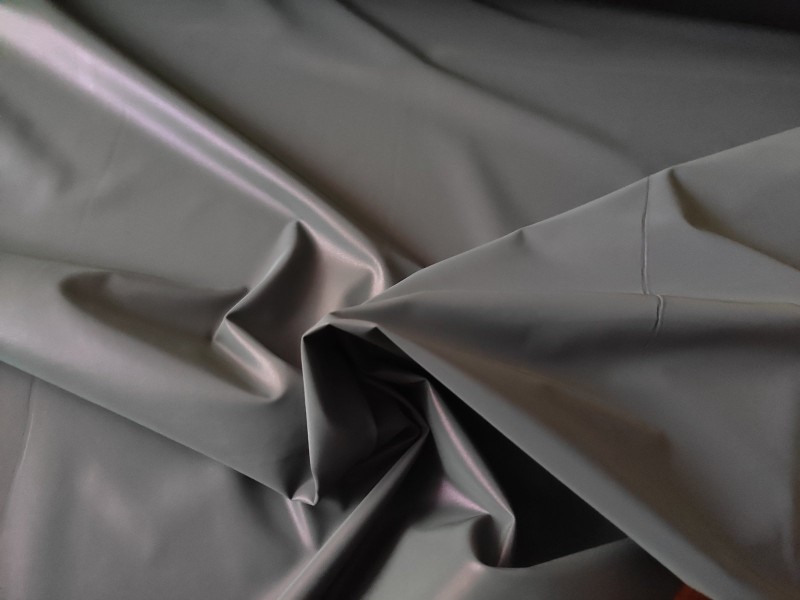 Retroreflective soft stretch fabric with rainbow effect 1 m